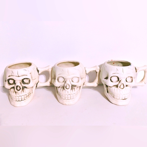 White Ceramic Skull Shaped Mug Set Of 3 - Picture 1 of 5